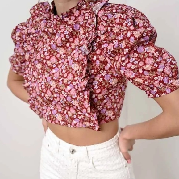 - Glamorous White Vintage Flower Crop Ruffled Blouse, NWT - Picture 2 of 13